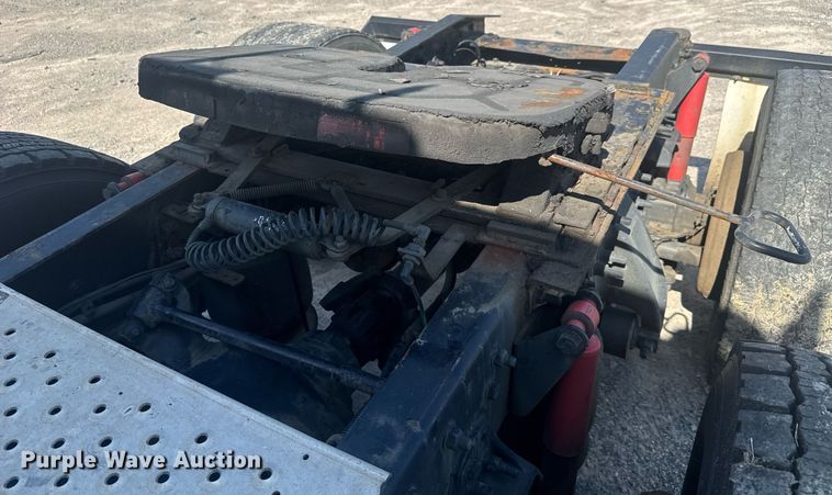 image for item YA0356 2018 Freightliner Cascadia 125 semi truck