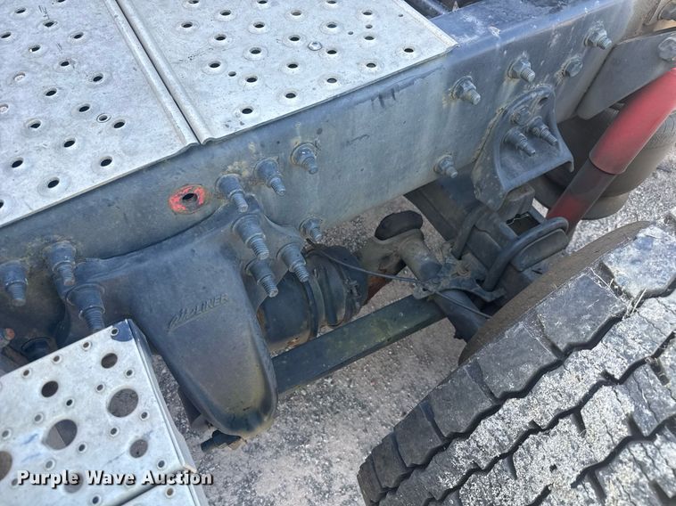 image for item YA0356 2018 Freightliner Cascadia 125 semi truck