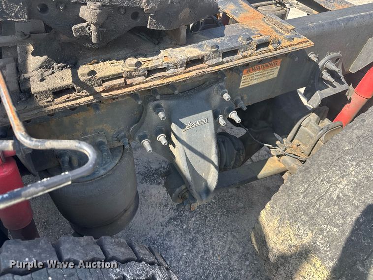 image for item YA0356 2018 Freightliner Cascadia 125 semi truck