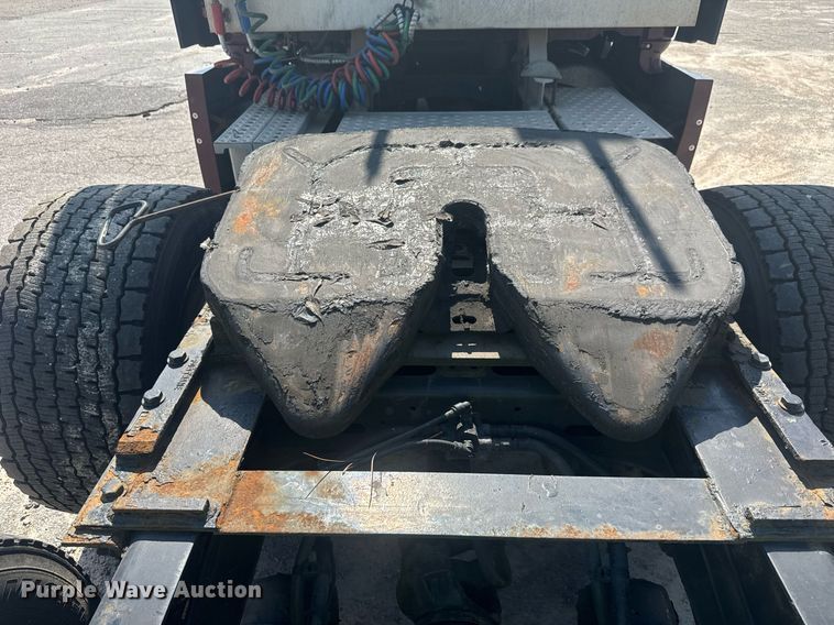 image for item YA0356 2018 Freightliner Cascadia 125 semi truck