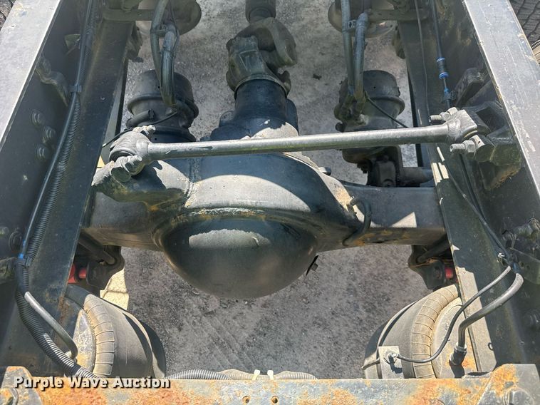 image for item YA0356 2018 Freightliner Cascadia 125 semi truck