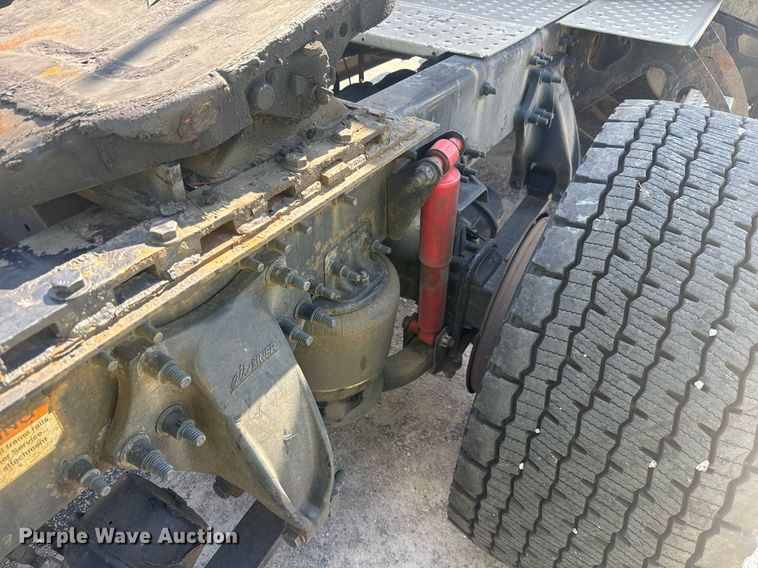 image for item YA0356 2018 Freightliner Cascadia 125 semi truck