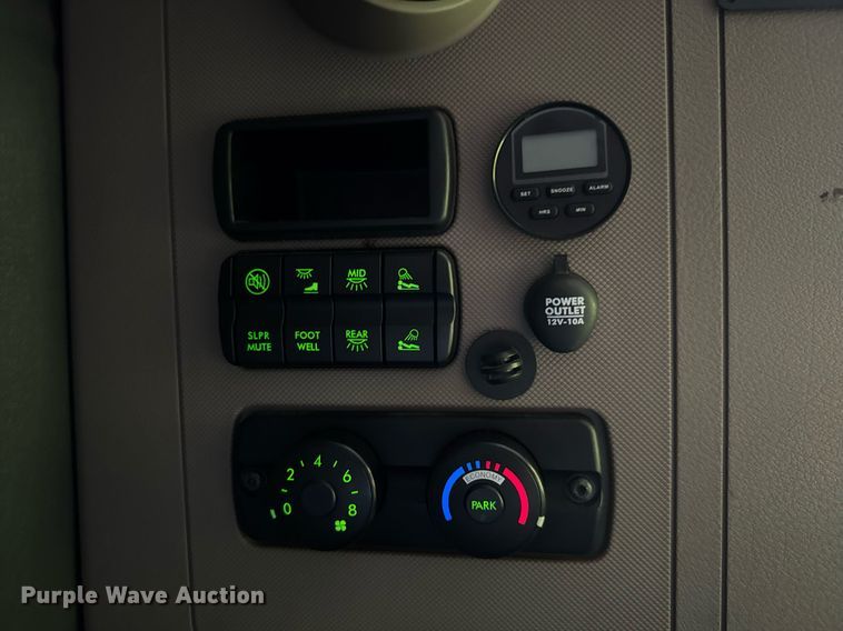 image for item YA0356 2018 Freightliner Cascadia 125 semi truck