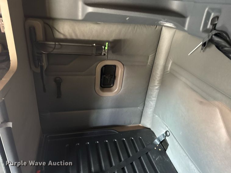 image for item YA0356 2018 Freightliner Cascadia 125 semi truck