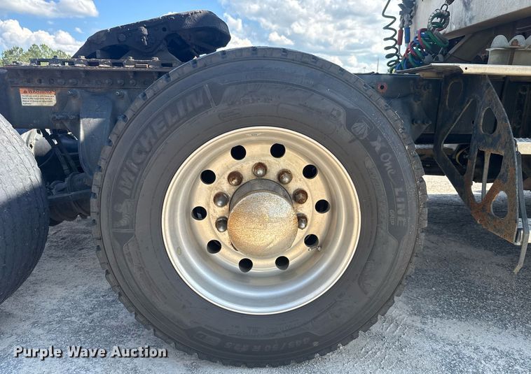 image for item YA0356 2018 Freightliner Cascadia 125 semi truck