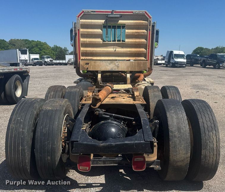 image for item YA0359 2017 Mack CHU613 semi truck