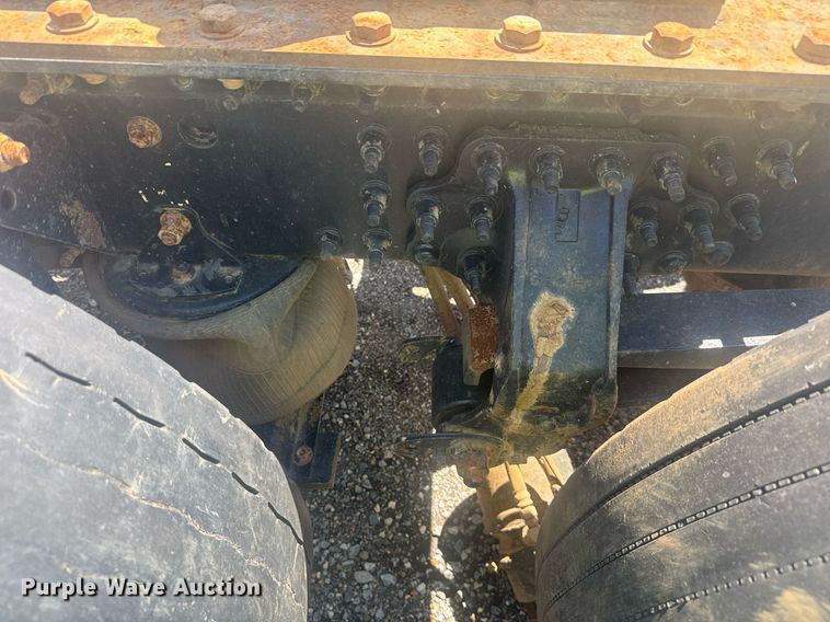 image for item YA0359 2017 Mack CHU613 semi truck