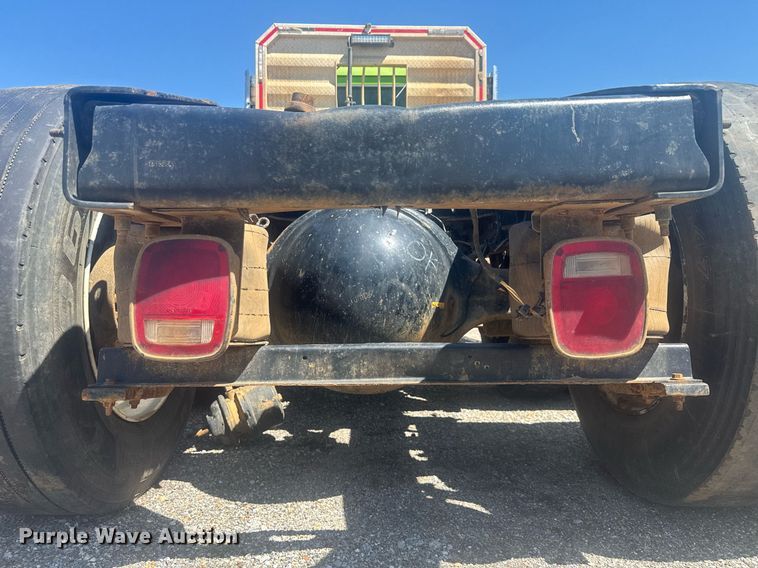 image for item YA0359 2017 Mack CHU613 semi truck