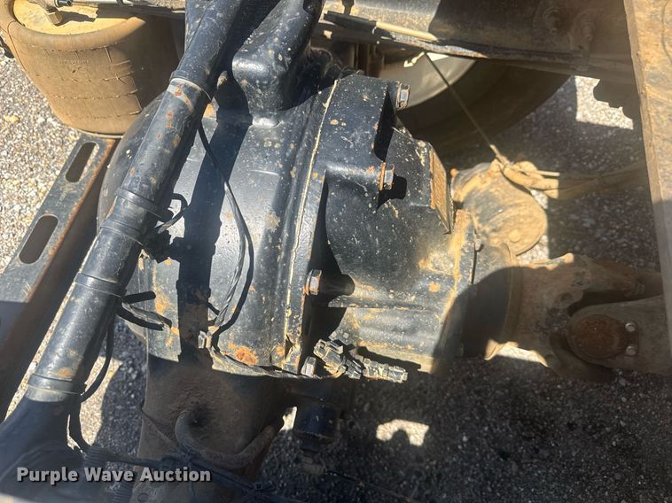 image for item YA0359 2017 Mack CHU613 semi truck