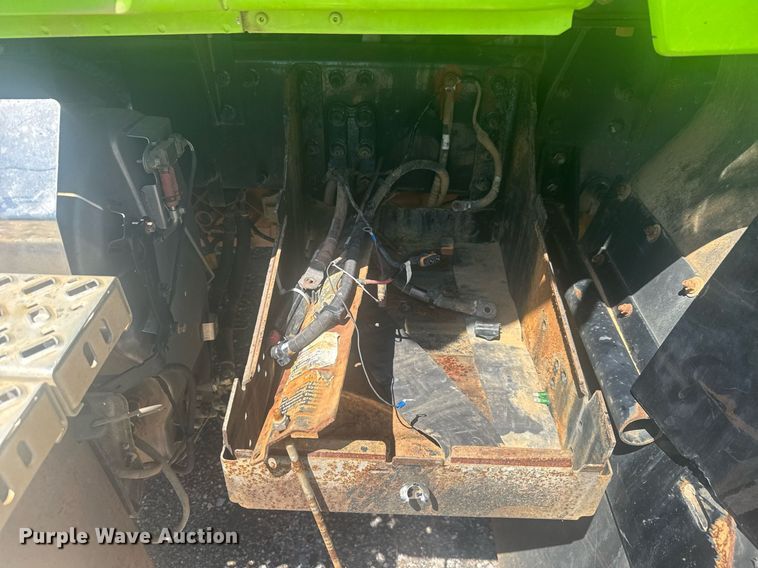 image for item YA0359 2017 Mack CHU613 semi truck