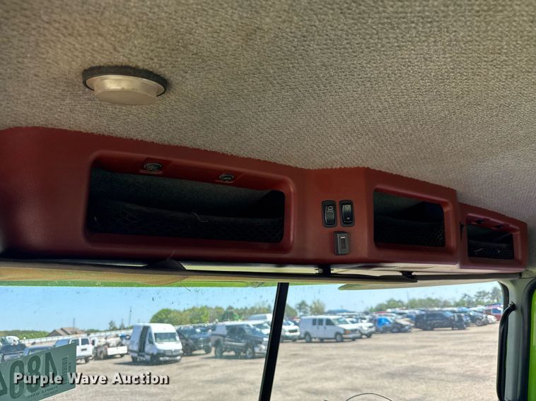 image for item YA0359 2017 Mack CHU613 semi truck