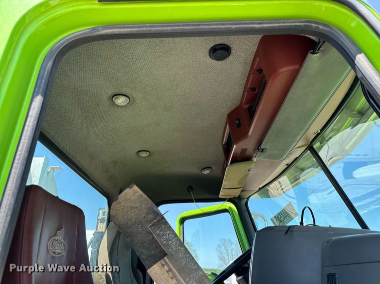 image for item YA0359 2017 Mack CHU613 semi truck