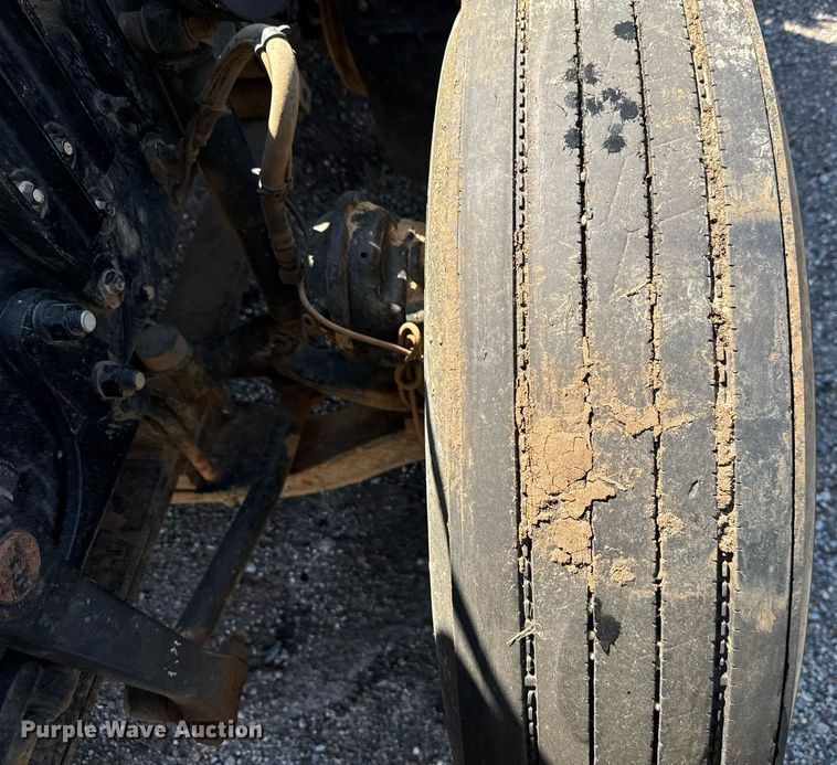 image for item YA0359 2017 Mack CHU613 semi truck