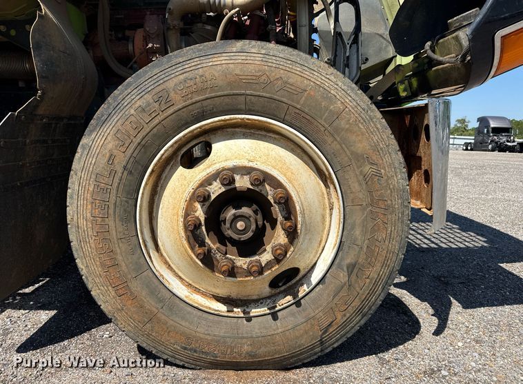 image for item YA0359 2017 Mack CHU613 semi truck