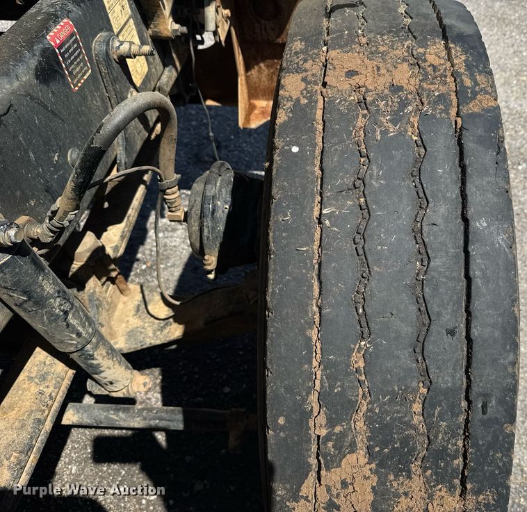 image for item YA0359 2017 Mack CHU613 semi truck