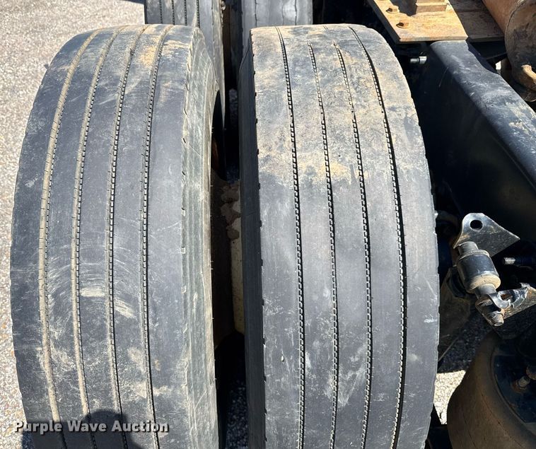 image for item YA0359 2017 Mack CHU613 semi truck