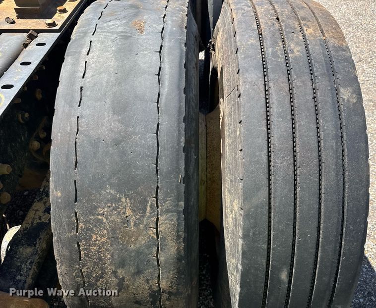 image for item YA0359 2017 Mack CHU613 semi truck