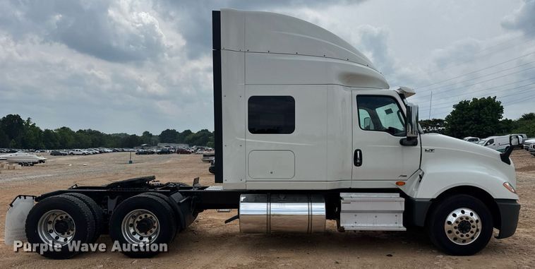 image for item YA0559 2020 International LT625 semi truck