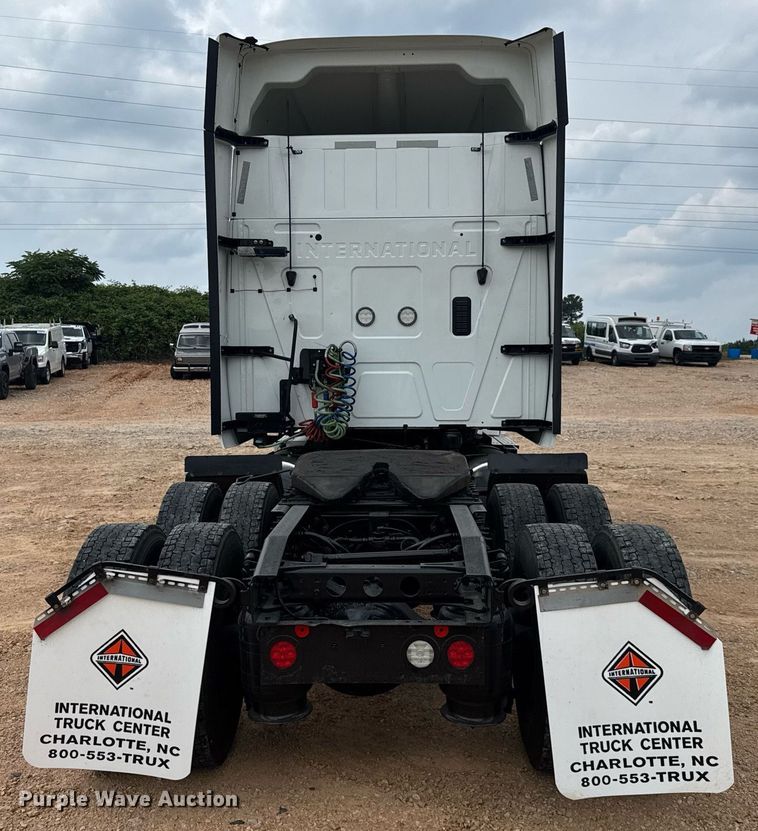 image for item YA0559 2020 International LT625 semi truck