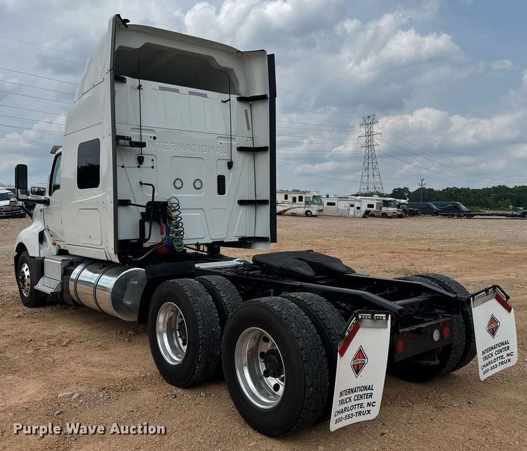 image for item YA0559 2020 International LT625 semi truck