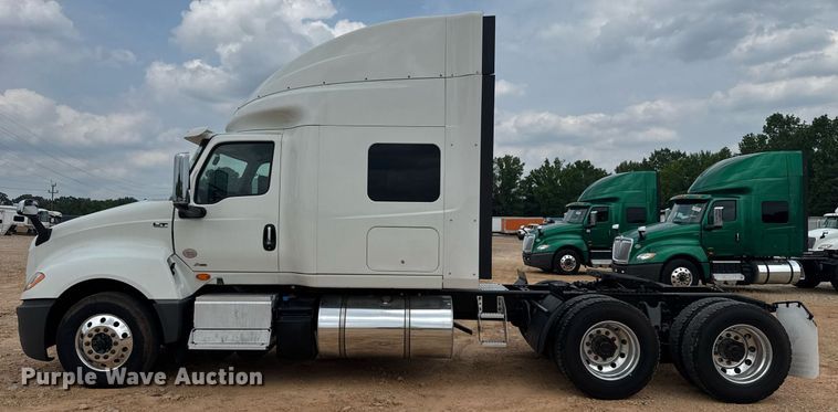 image for item YA0559 2020 International LT625 semi truck