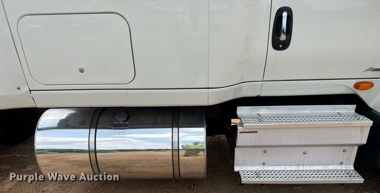 image for item YA0559 2020 International LT625 semi truck