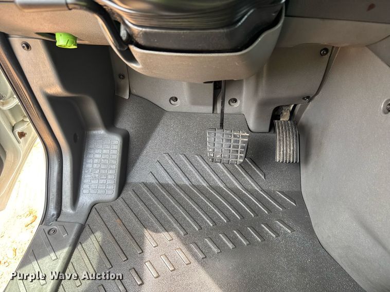 image for item YA0559 2020 International LT625 semi truck