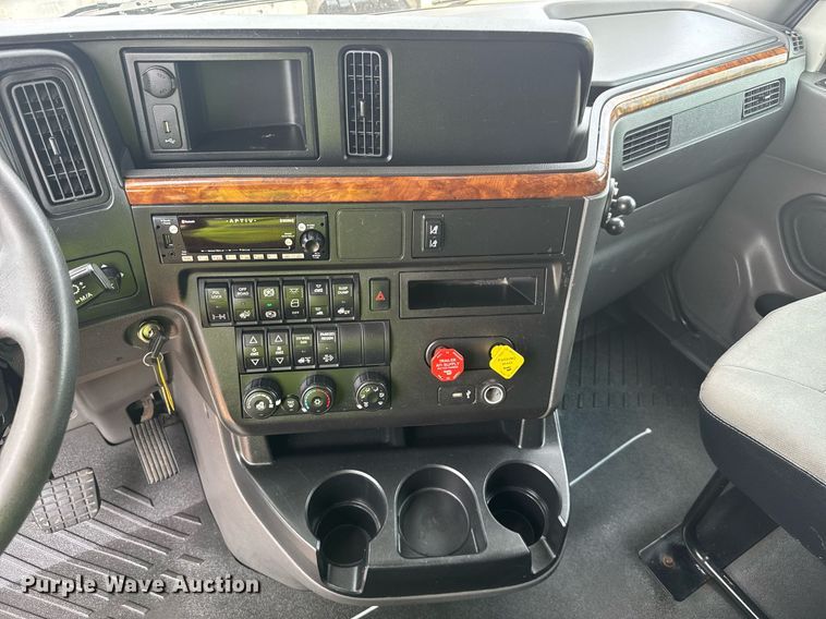 image for item YA0559 2020 International LT625 semi truck