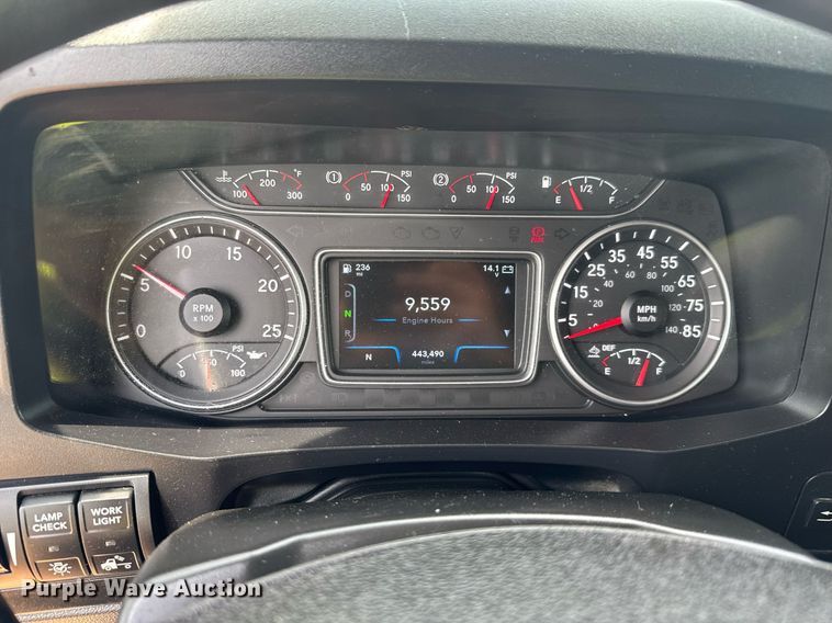 image for item YA0559 2020 International LT625 semi truck