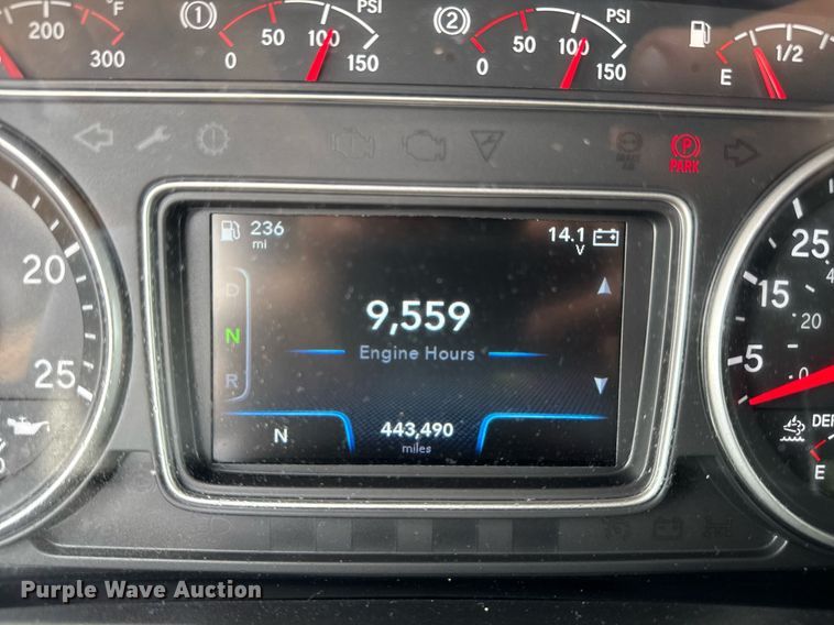 image for item YA0559 2020 International LT625 semi truck