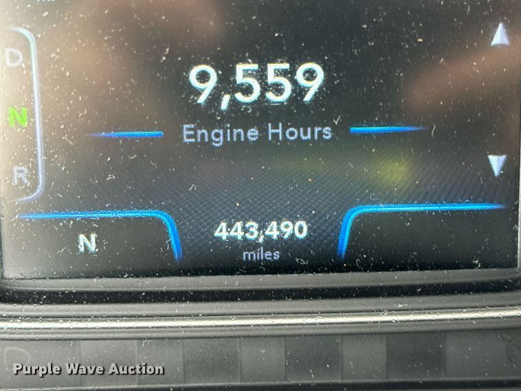 image for item YA0559 2020 International LT625 semi truck