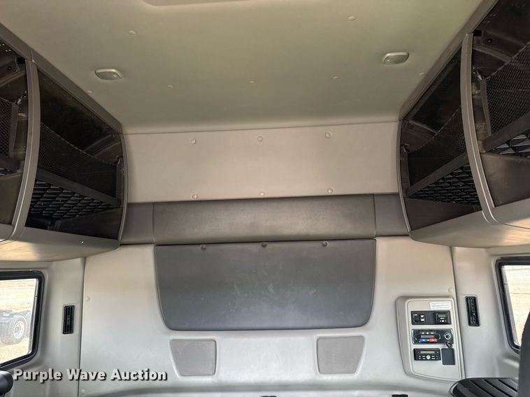 image for item YA0559 2020 International LT625 semi truck