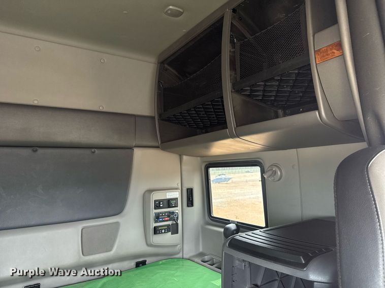 image for item YA0559 2020 International LT625 semi truck