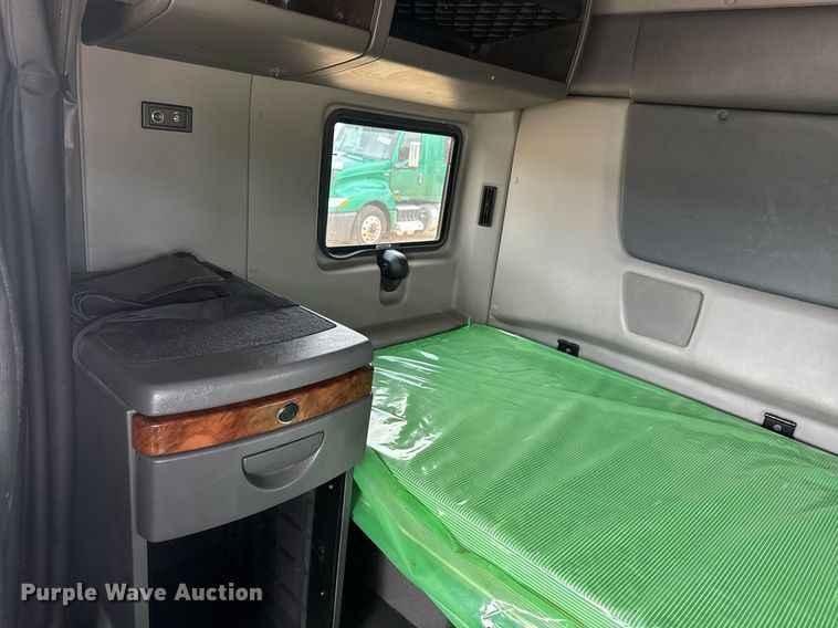 image for item YA0559 2020 International LT625 semi truck