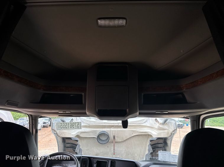 image for item YA0559 2020 International LT625 semi truck