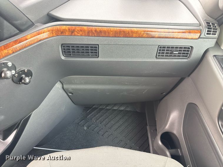 image for item YA0559 2020 International LT625 semi truck