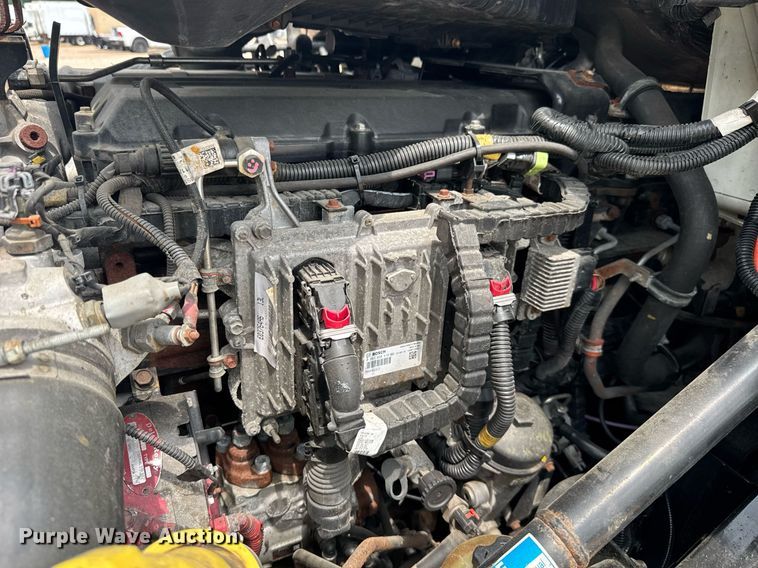 image for item YA0559 2020 International LT625 semi truck