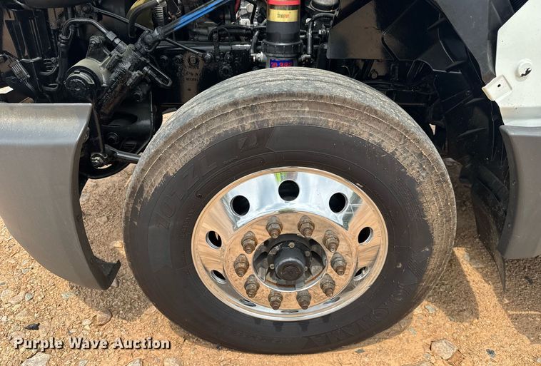 image for item YA0559 2020 International LT625 semi truck