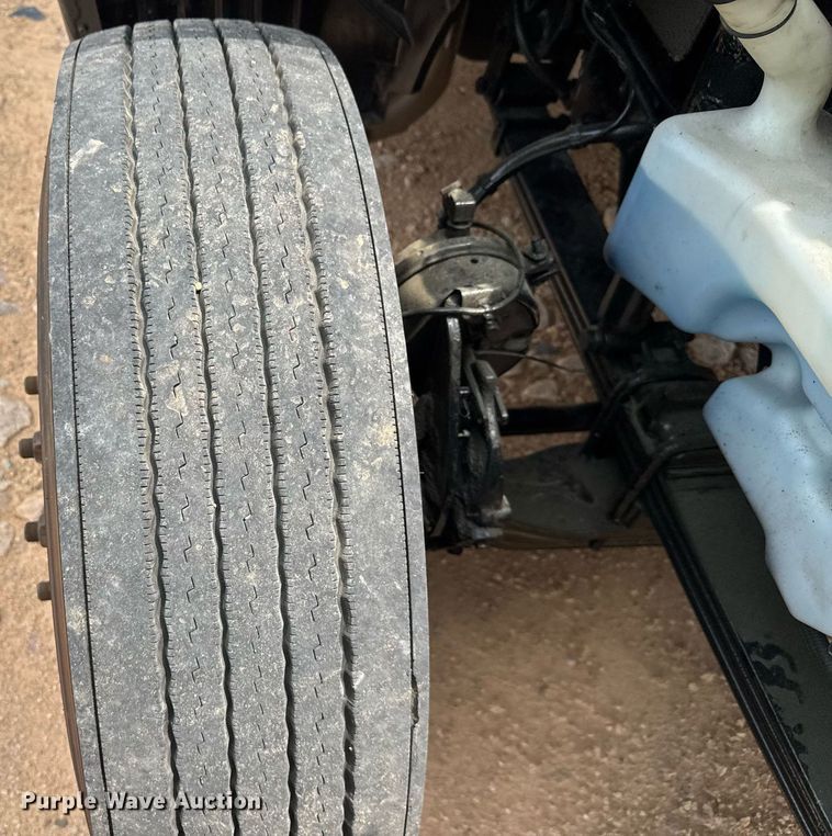 image for item YA0559 2020 International LT625 semi truck