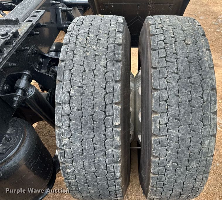 image for item YA0559 2020 International LT625 semi truck