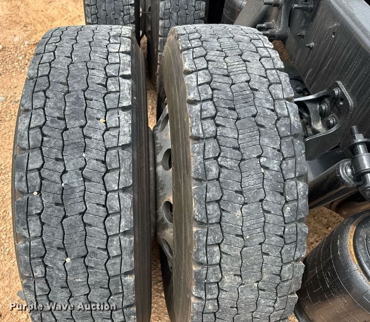 image for item YA0559 2020 International LT625 semi truck