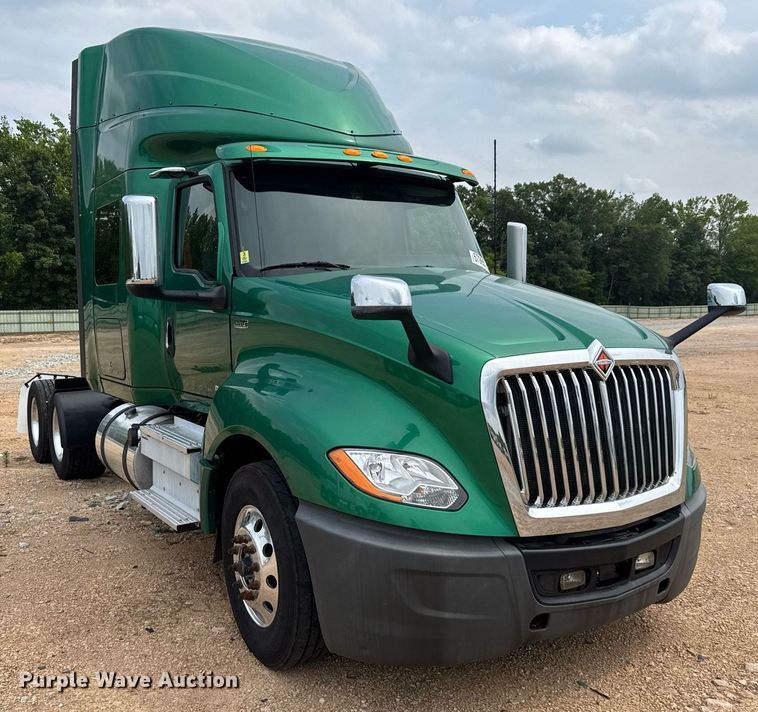 image for item YA0562 2020 International LT625 semi truck