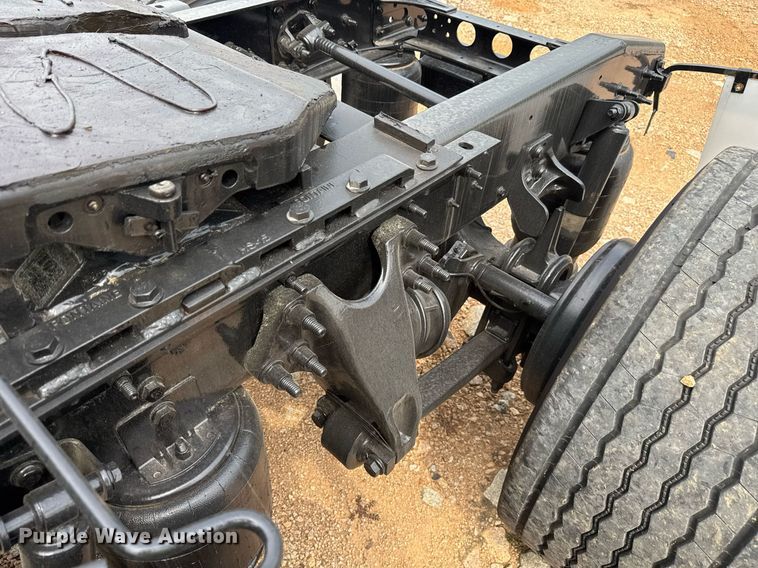 image for item YA0562 2020 International LT625 semi truck