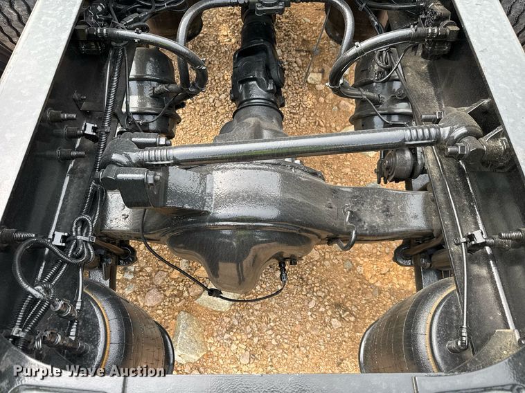 image for item YA0562 2020 International LT625 semi truck