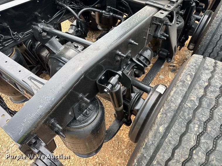 image for item YA0562 2020 International LT625 semi truck