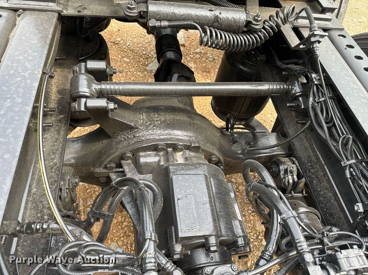 image for item YA0562 2020 International LT625 semi truck