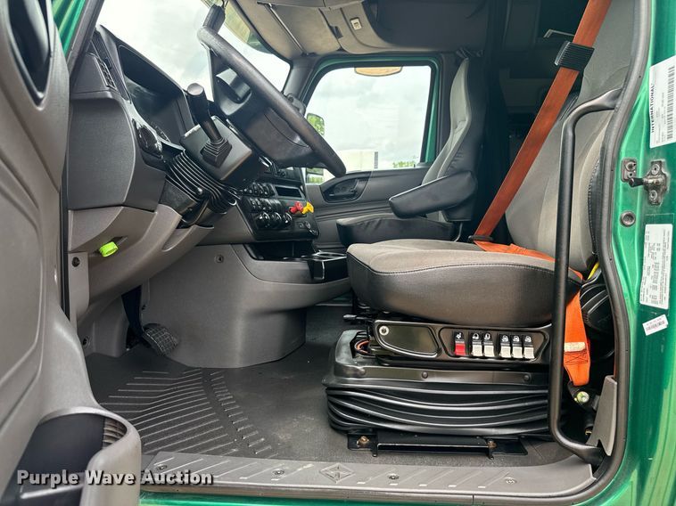 image for item YA0562 2020 International LT625 semi truck