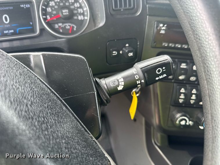 image for item YA0562 2020 International LT625 semi truck