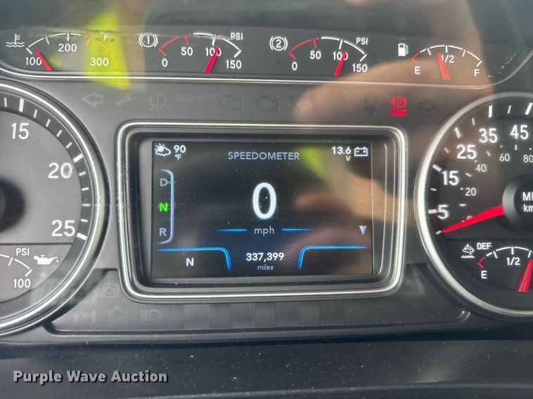 image for item YA0562 2020 International LT625 semi truck