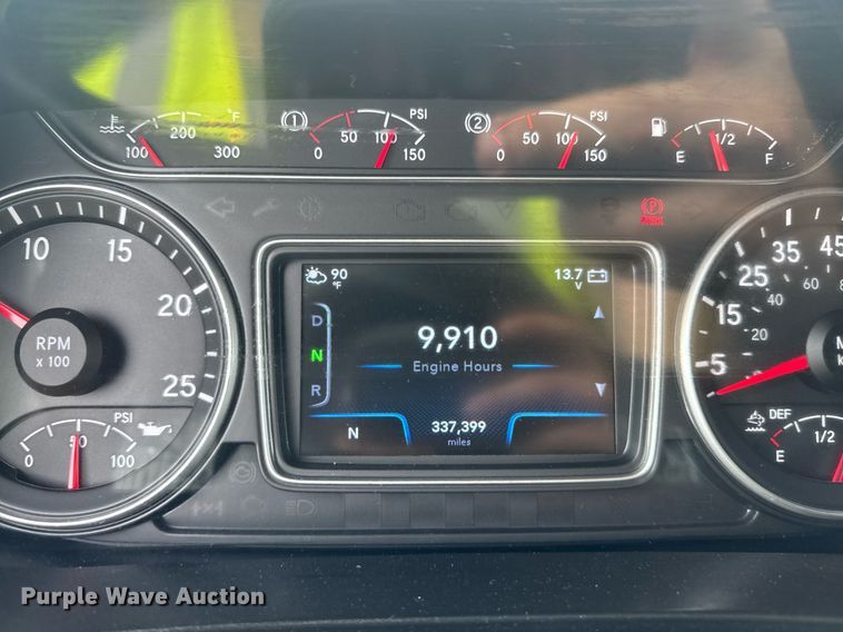 image for item YA0562 2020 International LT625 semi truck